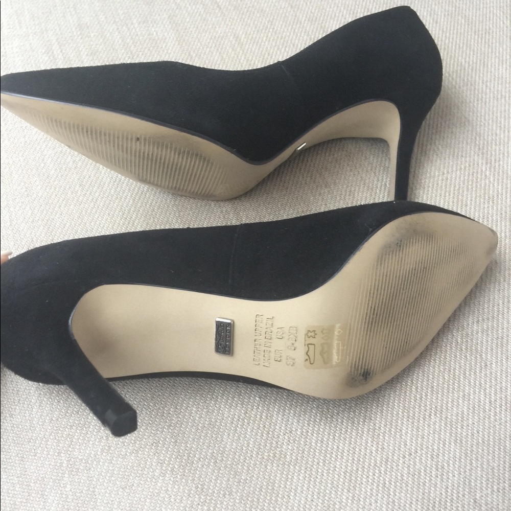 Buffalo London suede pumps